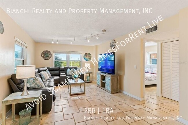 Building Photo - 2/1 Condo Indian Shores - Steps to Beach!