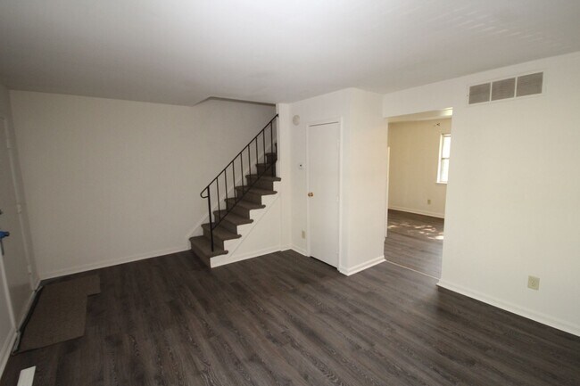 Building Photo - Freshly renovated 3 bedroom with bonus room in Edgewood, MD!