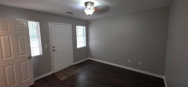 Foto del edificio - 716 Jackson Park Ln NW