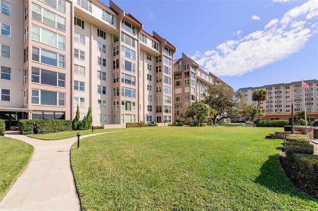 Foto del edificio - 632 Edgewater Dr