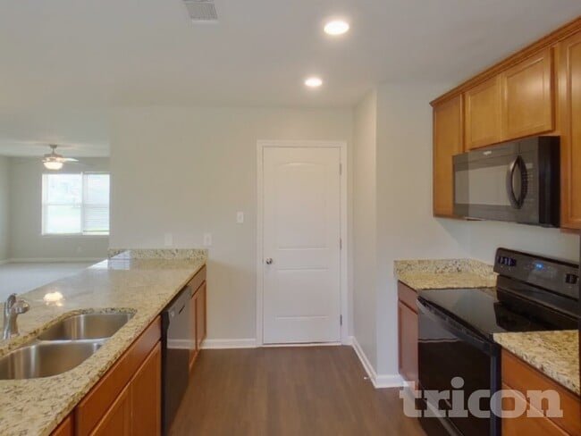 Building Photo - 3412 Vedette Ln