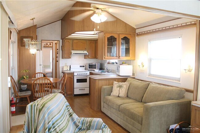 Building Photo - 600 W Farm to Market 495