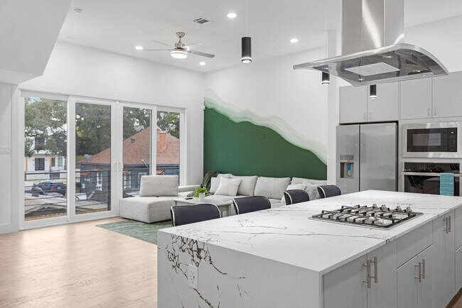 Building Photo - 2107 McGowen St