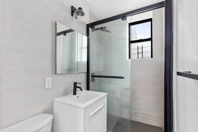Foto del edificio - 30-44-44 32nd St
