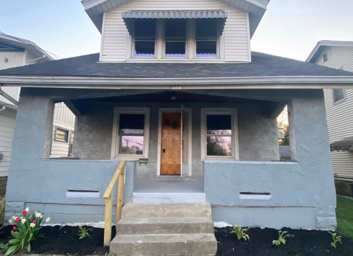 Primary Photo - 5721 Carthage Ave