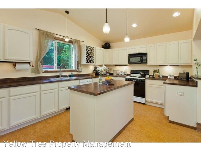 Foto del edificio - 2 br, 1 bath House - 115 29th Street W