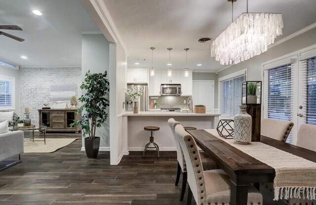 Foto del edificio - 6022 Woodbrook Ln