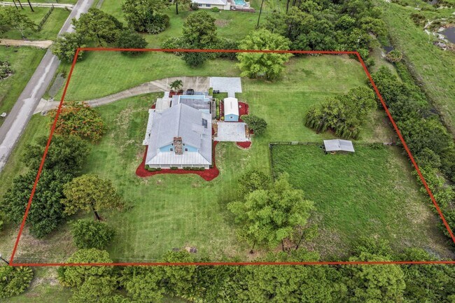 Building Photo - 11625 SW Meadowlark Cir