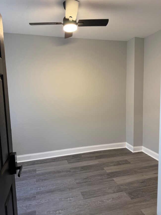 Building Photo - 3317 Ravenwood Ave
