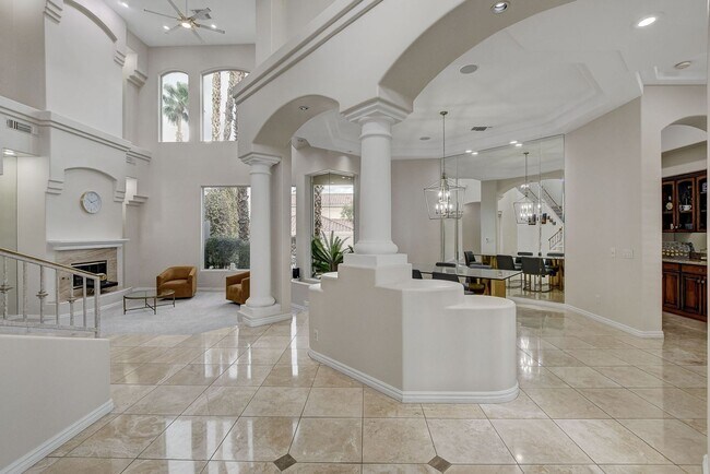 Foto del edificio - 4 BEDROOM UPGRADED HOME LOCATED IN GUARD G...