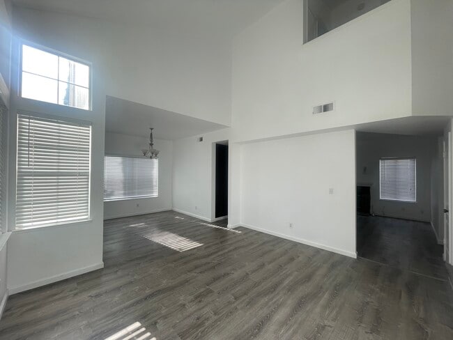 Building Photo - 4939 Pine Nut Way