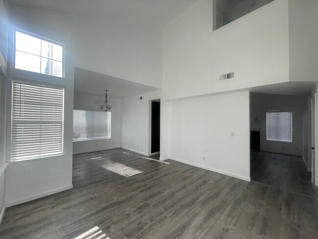 Foto del edificio - 4939 Pine Nut Way
