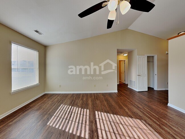 Foto del edificio - 6501 Rushing River