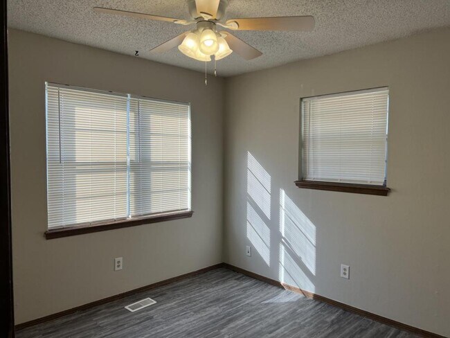 Foto del edificio - 828 Euclid St