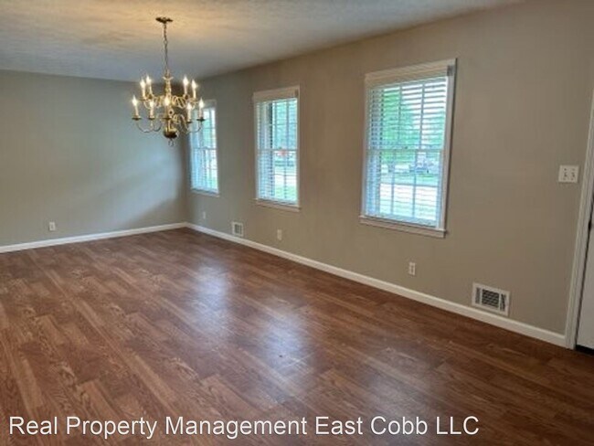 Foto del edificio - 3 br, 2 bath House - 2260 Pinehurst Road