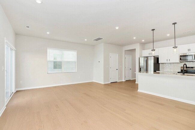 Building Photo - 5855 Executive Center Dr