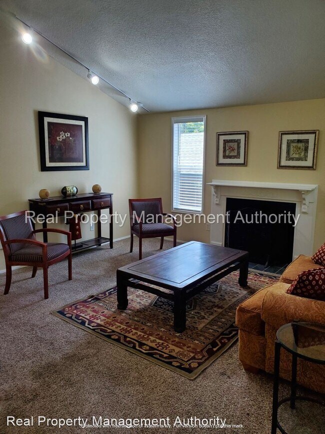 Foto del edificio - 2 br, 1 bath House - 1500 NE 72nd. St. #2