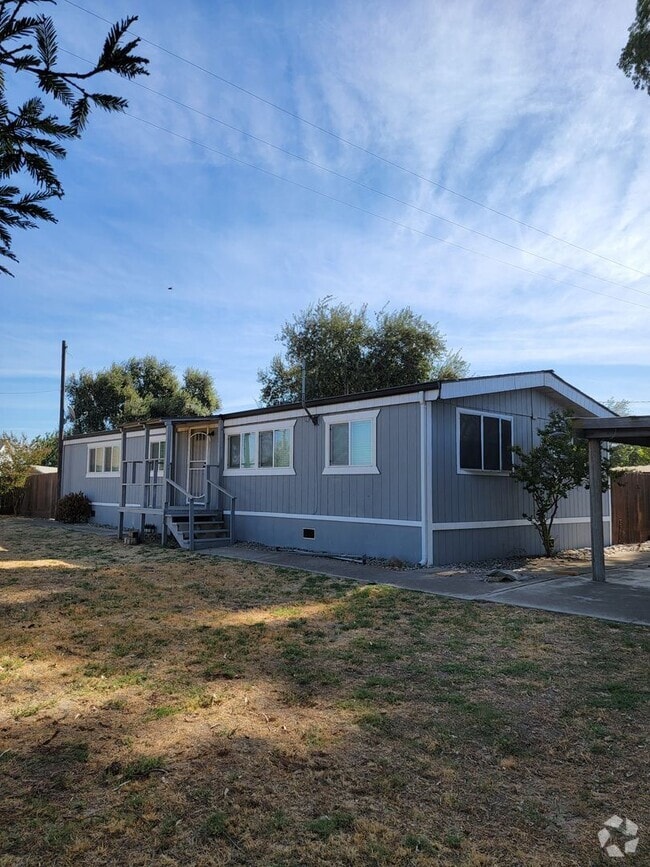 Building Photo - 2006 S Daubenberger Rd