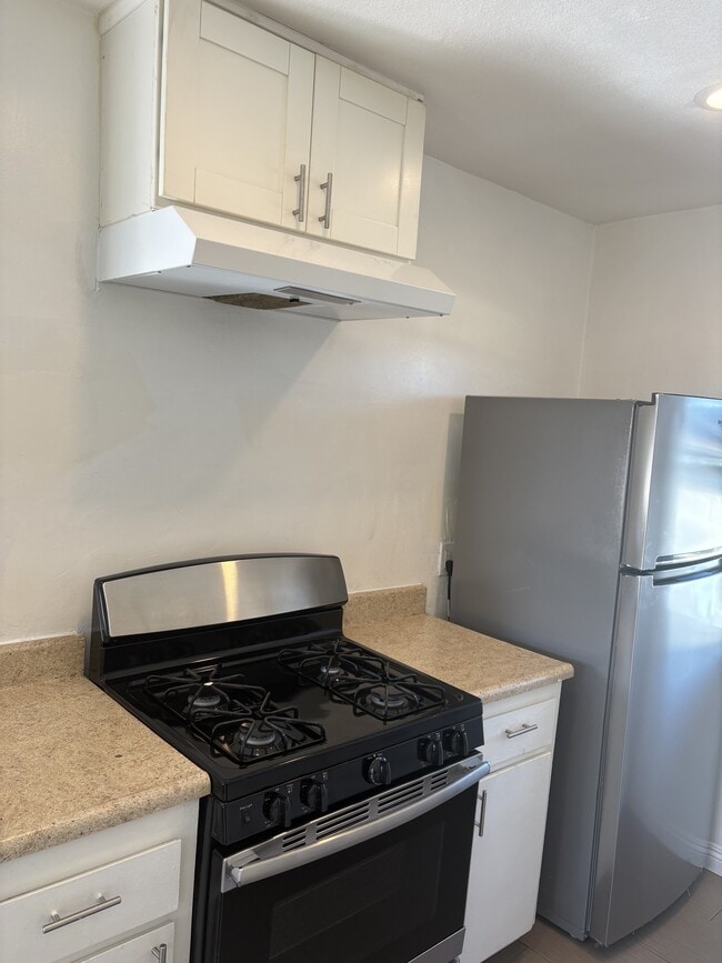 Foto del edificio - 7702 Chapman Ave