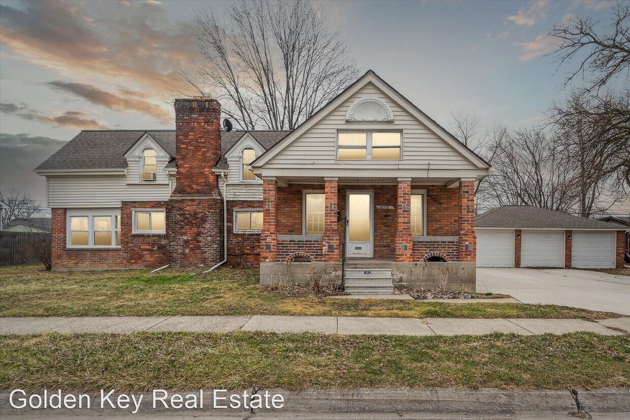 Primary Photo - 3 br, 2 bath House - 19316 Delaware St