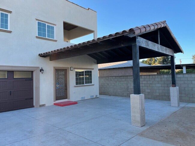 Foto del edificio - 403 S Burris Ave