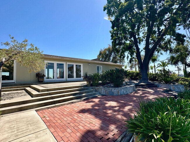 Foto del edificio - House On Top of the Hill with Gorgeous 360...