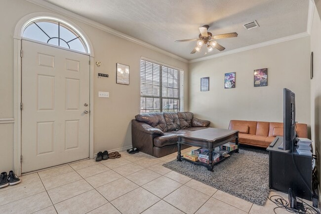 Building Photo - Fall 2025 Move In! Spacious 4 Bed, 4 Bath ...