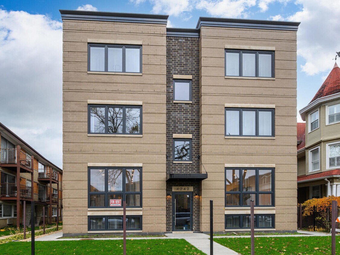Primary Photo - 4242 N Kedvale Ave