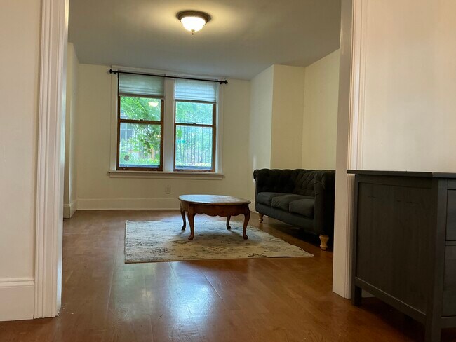 Living Room - 2136 W Wilson Ave