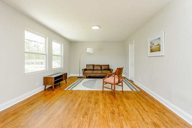 Foto del edificio - NEWLY RENOVATED 2 bedroom, 1 bathroom at Gilbert Townes