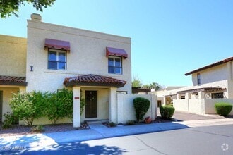 Building Photo - 1823 E Hayward Ave