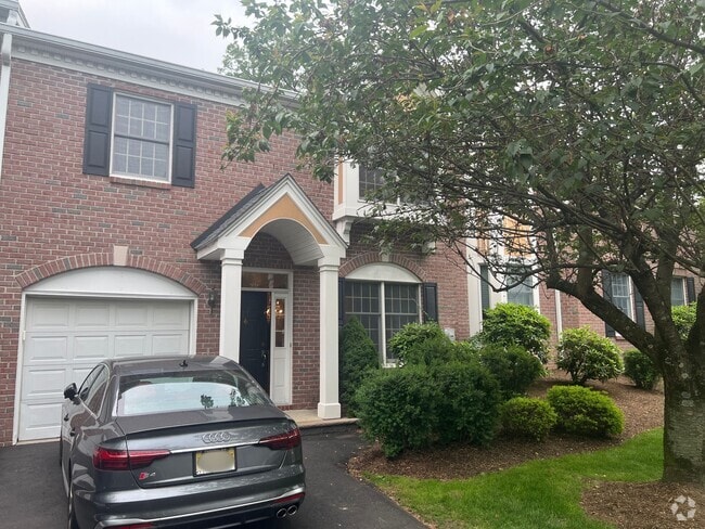 Building Photo - 75 Spring Hill Cir