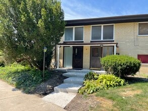 Building Photo - 725 Hibbard Rd