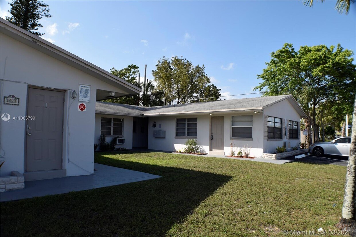 3071 NW 9th Ave Unit 6, Wilton Manors, FL 33311 Room for Rent in