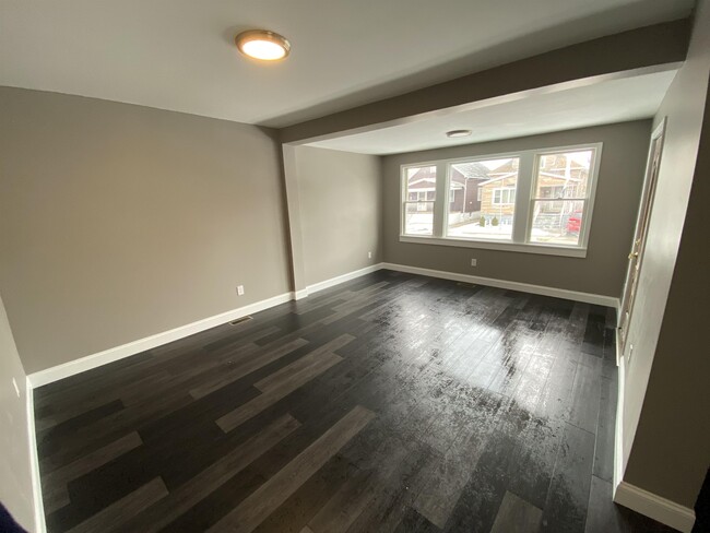 Building Photo - 292 Willett St