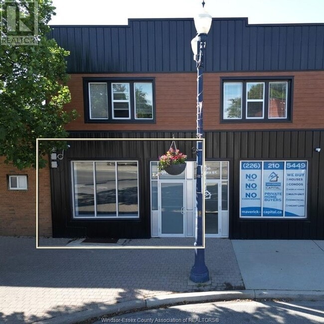 Building Photo - 806 Ottawa St