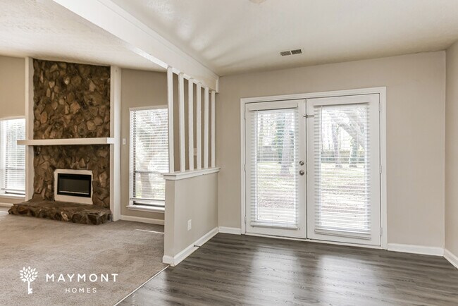 Foto del edificio - 1483 Flat Rock Rd