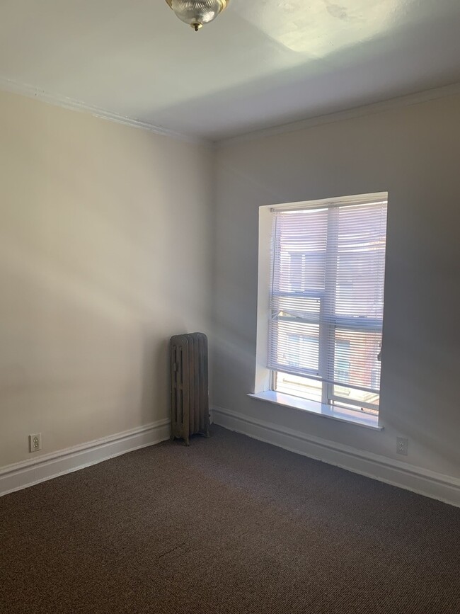 Building Photo - 5172 S King Dr