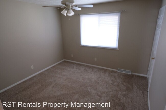 Foto del edificio - 327 Riley Dr