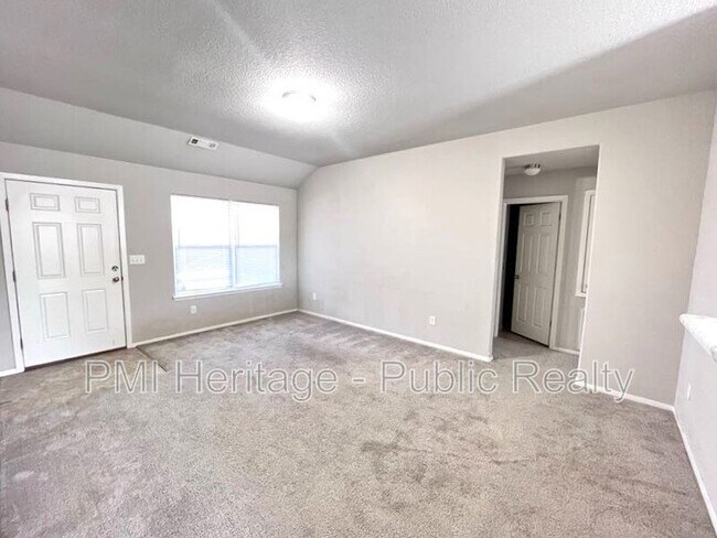 Foto del edificio - 873 NW Evans Cir