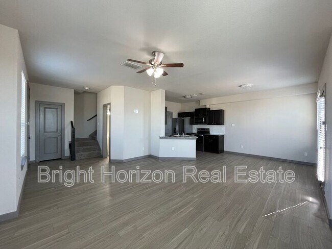 Building Photo - 10604 Tube Dr