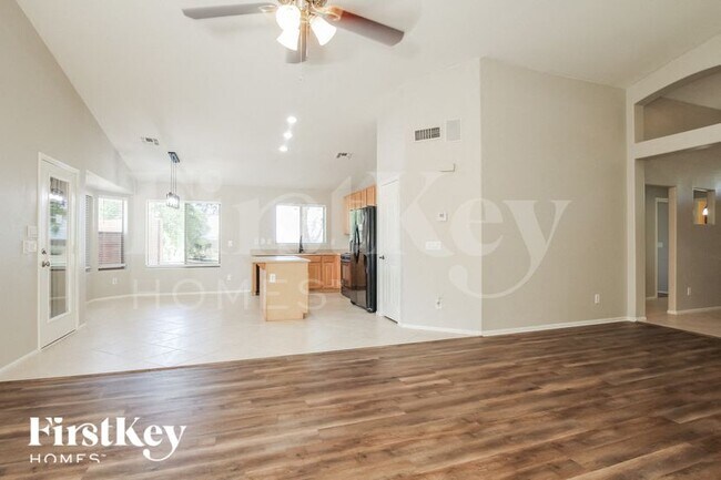 Foto del edificio - 12393 W Hopi St