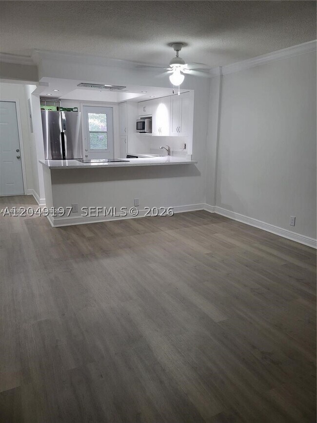 Foto del edificio - 1333 E Hallandale Beach Blvd