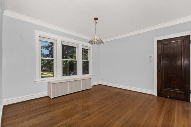 Foto del edificio - 7457 N Maplewood Ave