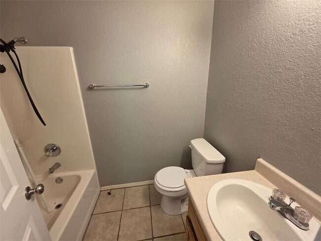 Building Photo - 602 Paige Pl