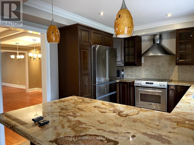 Building Photo - 4384 Idlewilde Crescent