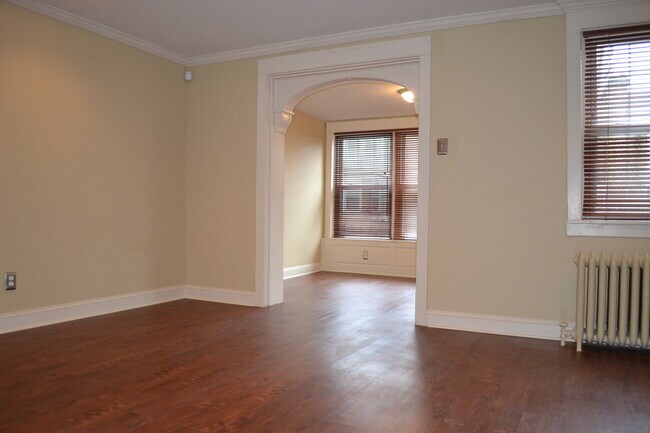 Building Photo - 6612 Guyer Ave