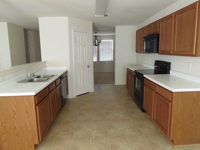Building Photo - 2801 Sonora Ln