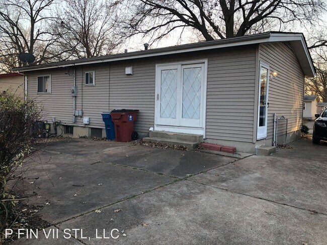 Building Photo - 3 br, 1 bath House - 268 Elmdale