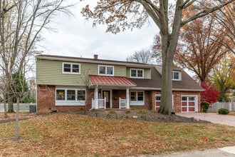 Building Photo - 24 Camelia Ct